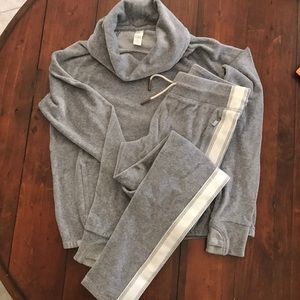 Athleta Girls 2 pc